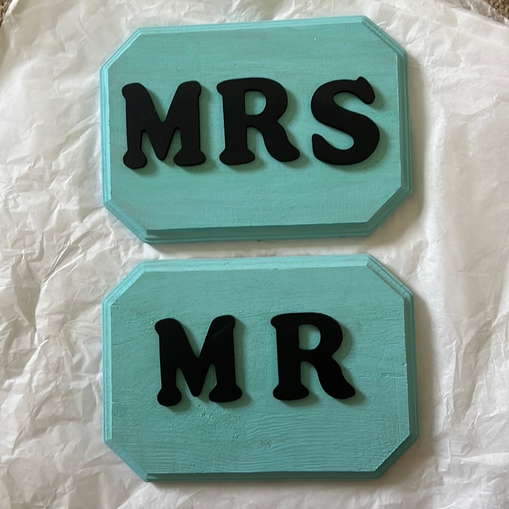 Mr and mrs wood signs